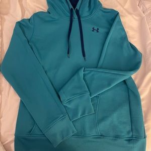 Woman’s under armour sweatshirt XL